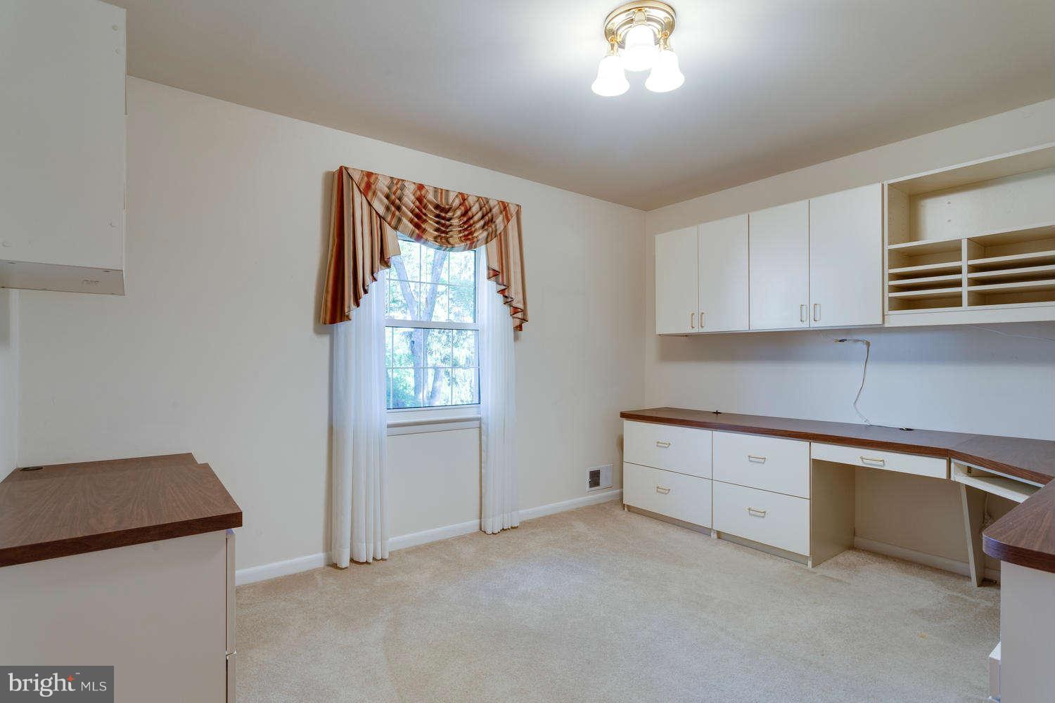 1810 Birch Road McLean, VA 22101 - Photo 18 of 23 Bedroom