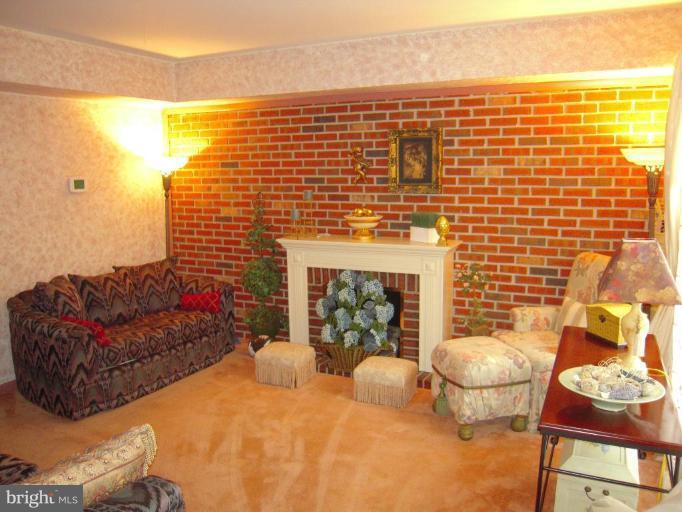 817 Windstream Way Edgewood, MD 21040 - Photo 17 of 21 Living Room