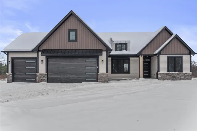 $649,900 | 9193 12th Street, Somers, WI 53144