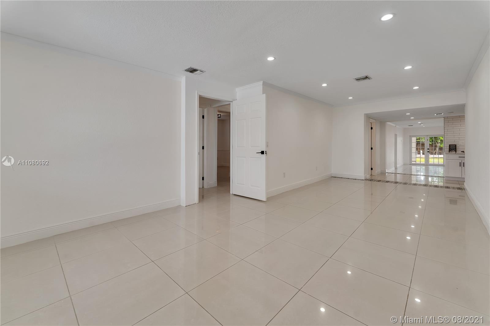 6342 Southwest 32nd Street Miami, FL 33155 - Photo 4 of 33 Gallery Image 4
