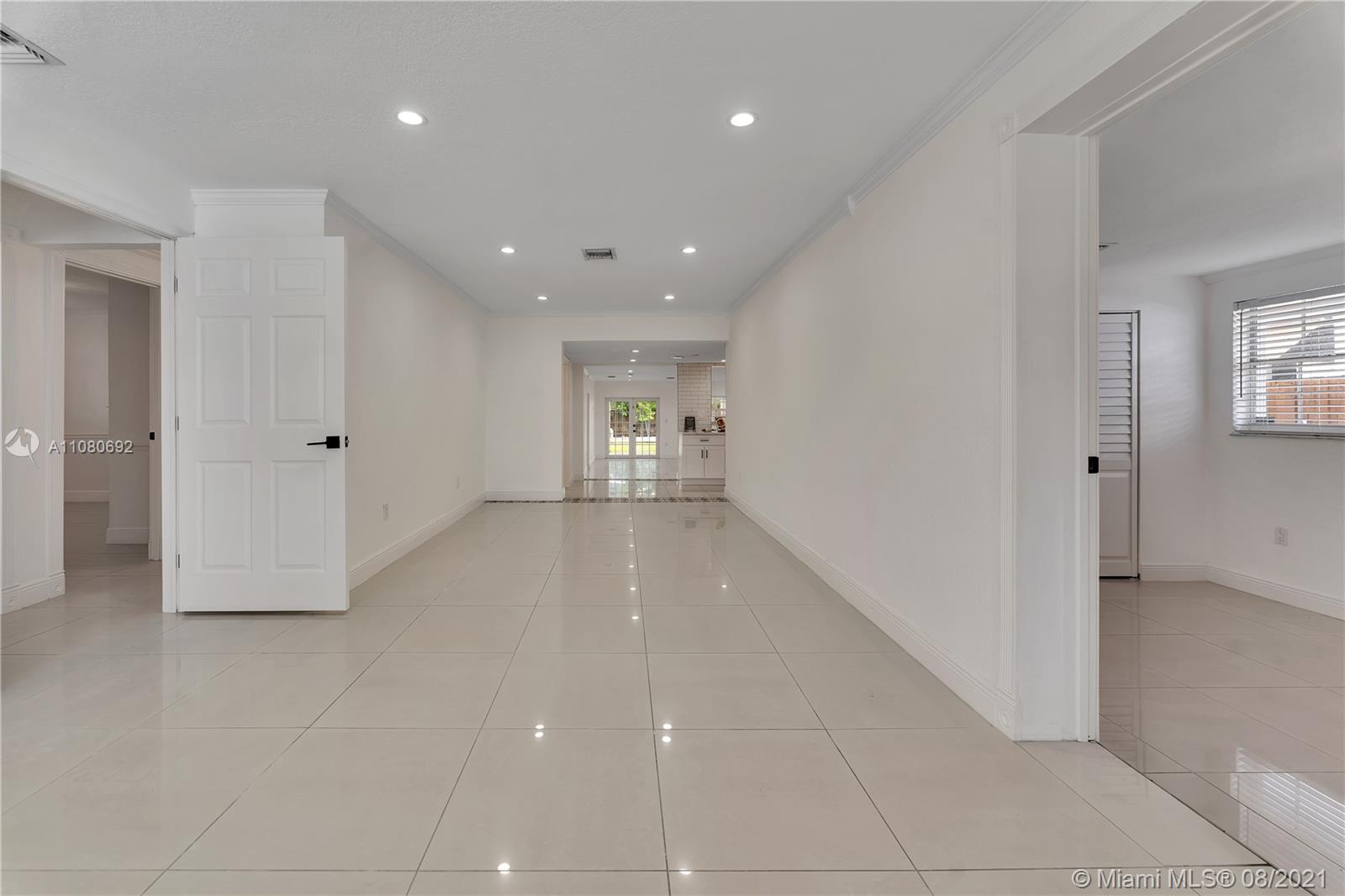 6342 Southwest 32nd Street Miami, FL 33155 - Photo 7 of 33 Gallery Image 7