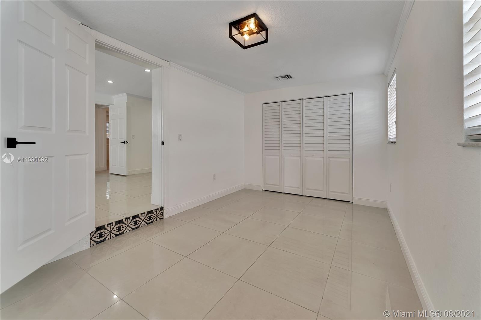6342 Southwest 32nd Street Miami, FL 33155 - Photo 8 of 33 Gallery Image 8