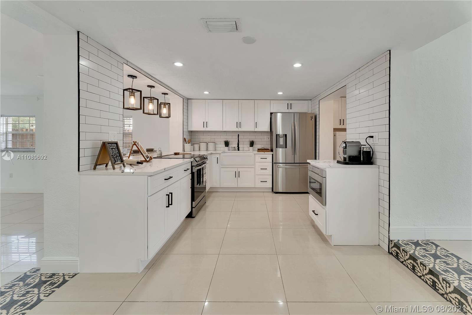 6342 Southwest 32nd Street Miami, FL 33155 - Photo 10 of 33 Gallery Image 10