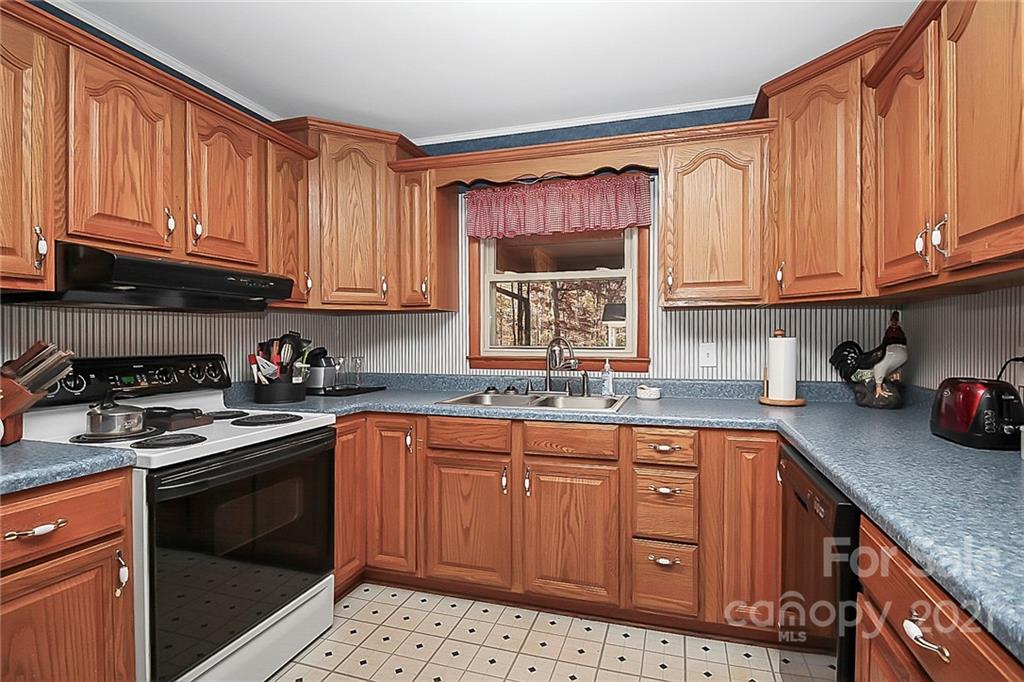 5654 Lewis Road Gastonia, NC 28052 - Photo 14 of 34 Gallery Image 14