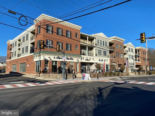 $3,850 | 200 North Sycamore Street, Unit 2I, Newtown, PA 18940