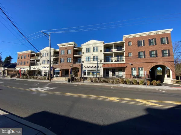 $3,375 | 200 North Sycamore Street, Unit 2I, Newtown, PA 18940