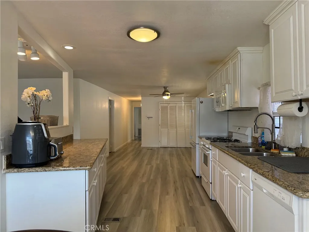 17700 Avalon, Unit 40 Carson, CA 90746 - Photo 5 of 21