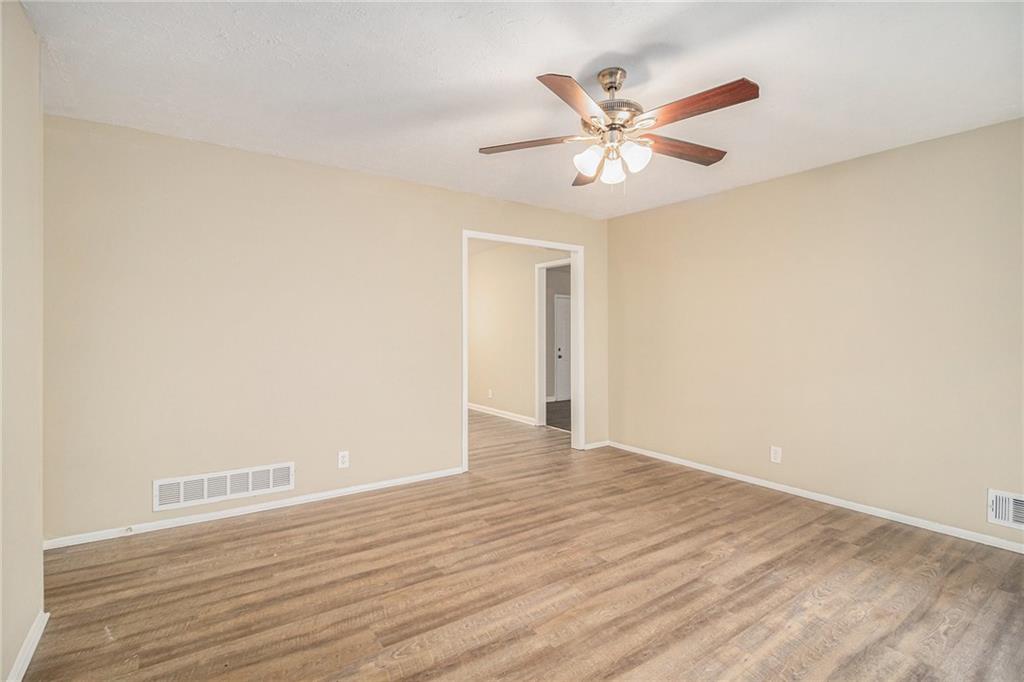 6979 Bruce Circle Lithonia, GA 30058 - Photo 4 of 15