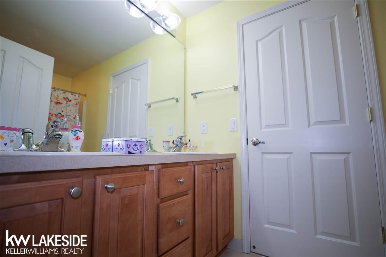 1601 Blushing Drive Rochester, MI 48307 - Photo 31 of 46 31384671-30.JPG