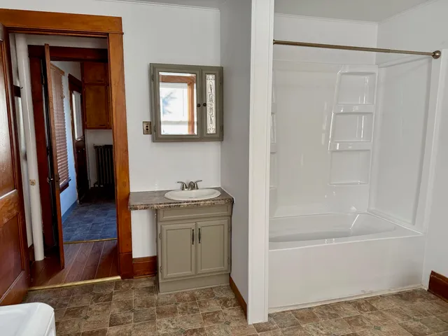 $269,500 | 1128 19th Street, Monroe, WI 53566