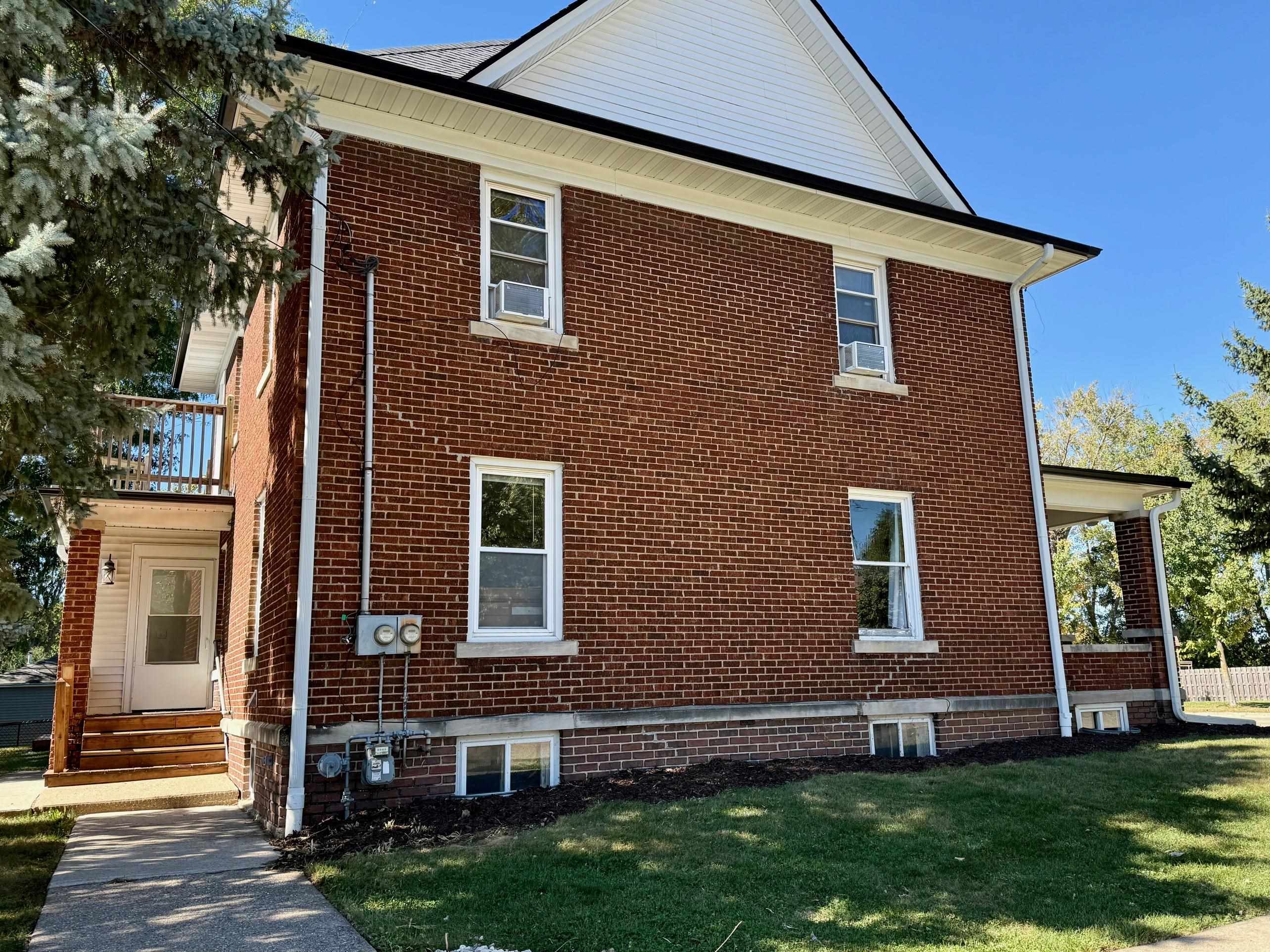 1128 19th Street Monroe, WI 53566 - Photo 2 of 36