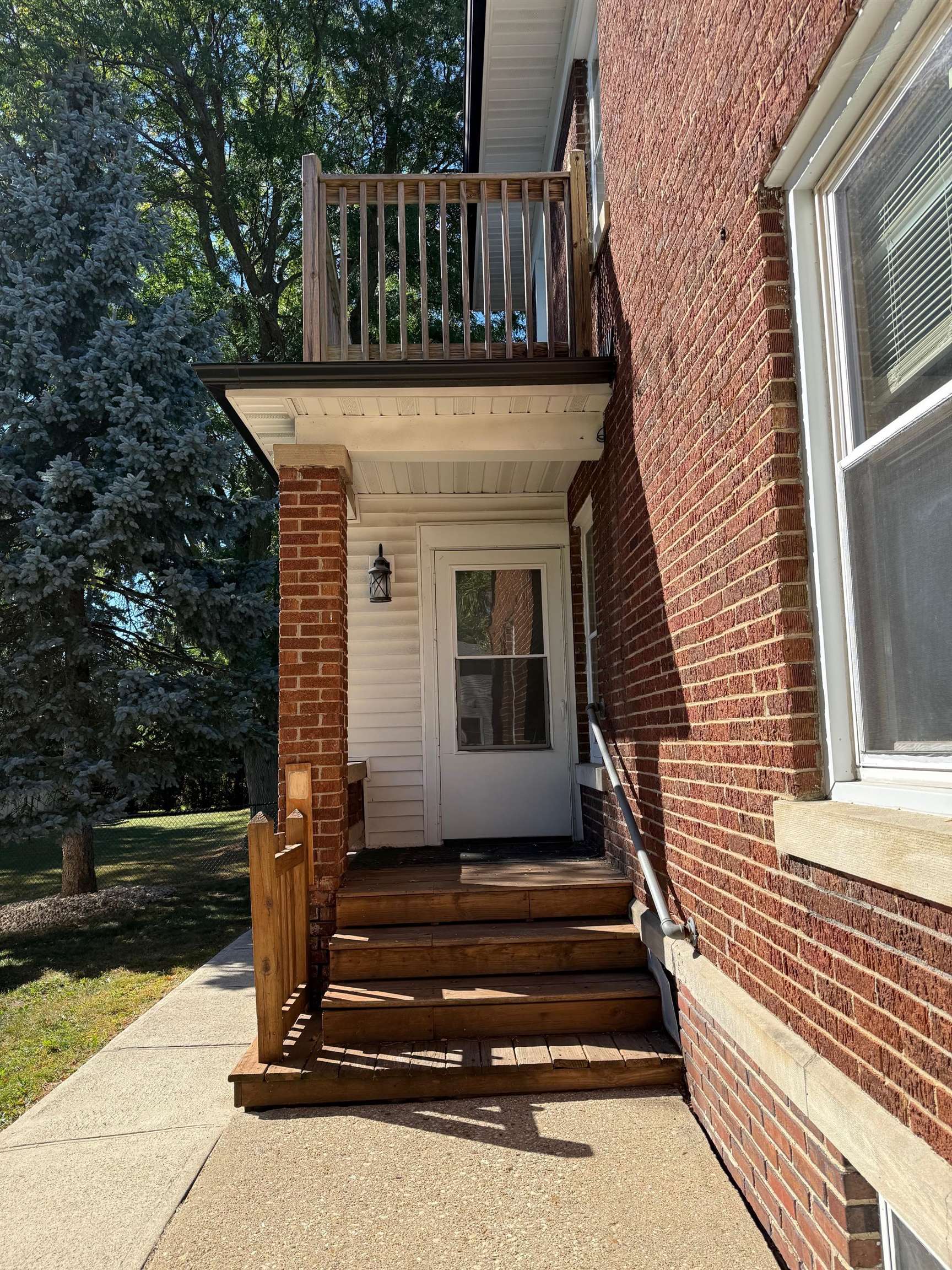 1128 19th Street Monroe, WI 53566 - Photo 3 of 36