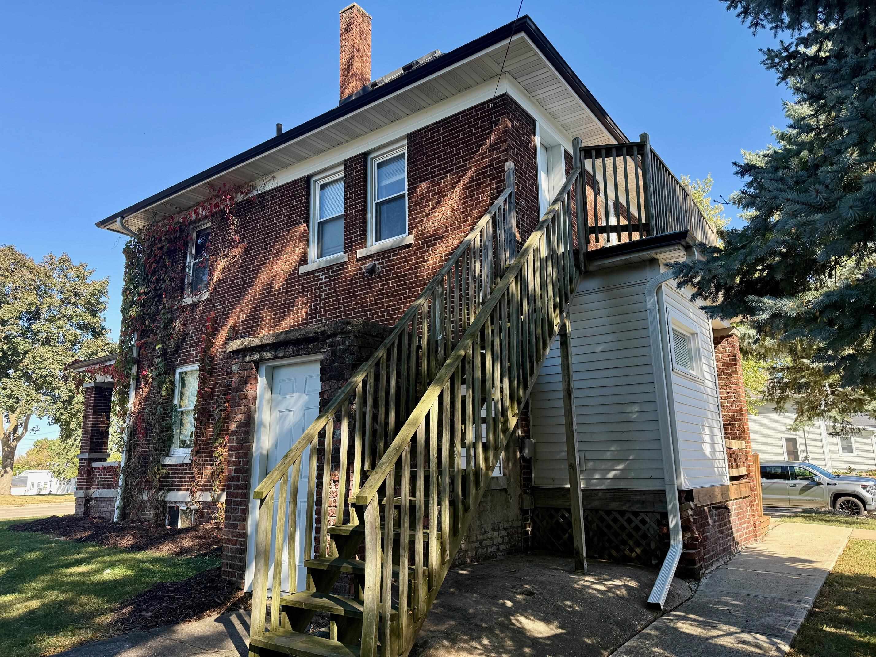 1128 19th Street Monroe, WI 53566 - Photo 4 of 36