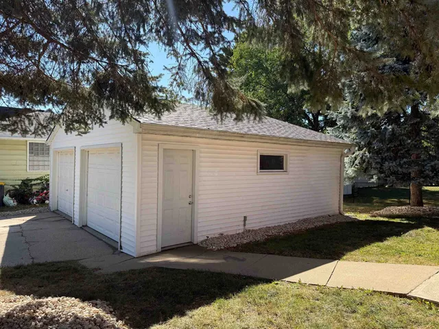 $269,500 | 1128 19th Street, Monroe, WI 53566