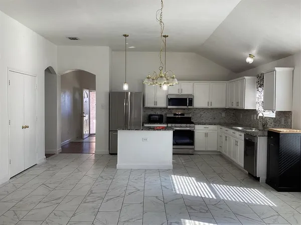 $2,195 | 8909 Weller Lane, Fort Worth, TX 76244