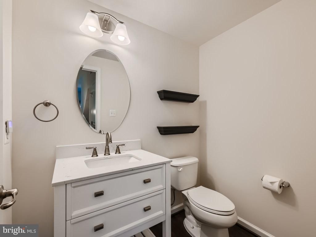 368 Chessington Drive Odenton, MD 21113 - Photo 6 of 32 Main Level Powder Room