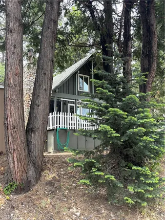 $360,000 | 2667 Hunsaker Drive, Running Springs, CA 92382