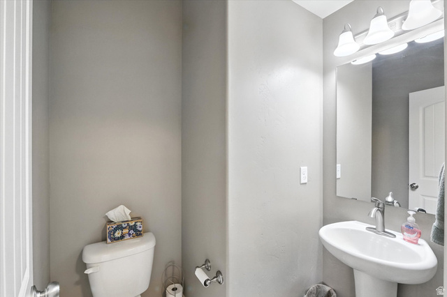 1055 West 2500th Street South Logan, UT 84321 - Photo 14 of 53