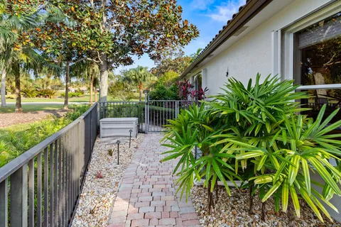 $879,000 | 700 Southwest Pebble Lane, Palm City, FL 34990