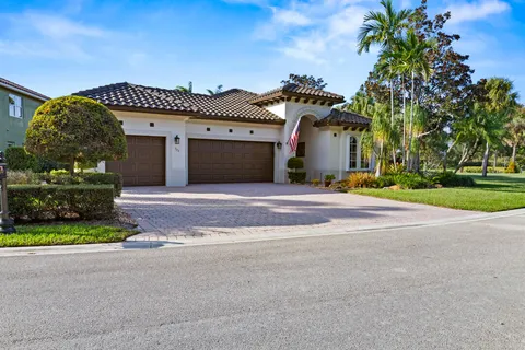 $879,000 | 700 Southwest Pebble Lane, Palm City, FL 34990
