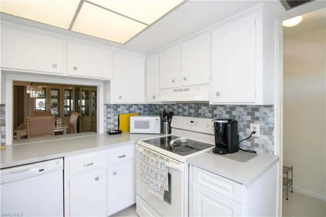 $4,000 | 239 Palm Drive, Unit 2, Naples, FL 34112