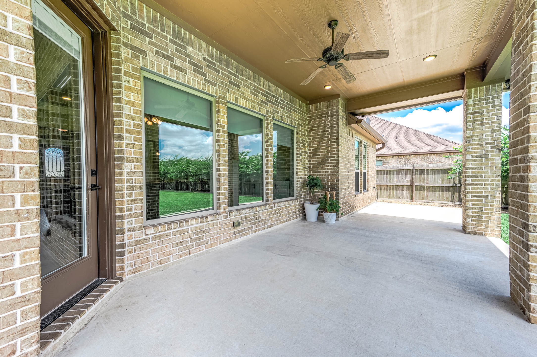 720 Rustic Oaks Drive Angleton, TX 77515 - Photo 25 of 35