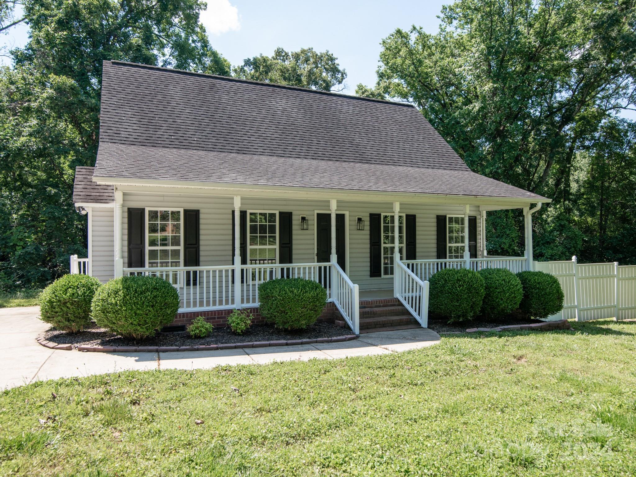 866 Ragin Lane Rock Hill, SC 29732 - Photo 1 of 31 Gallery Image 1