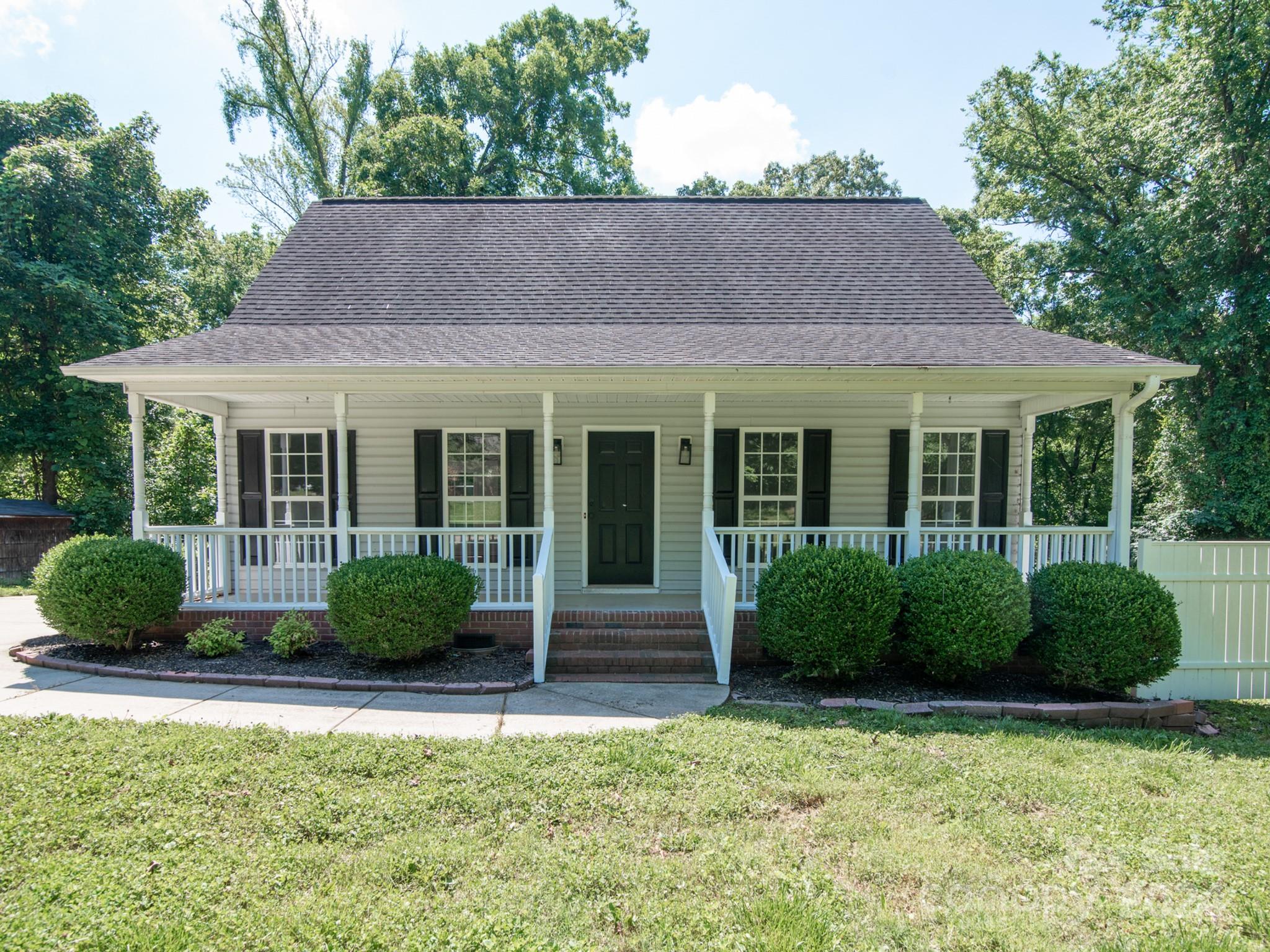 866 Ragin Lane Rock Hill, SC 29732 - Photo 2 of 31 Gallery Image 2