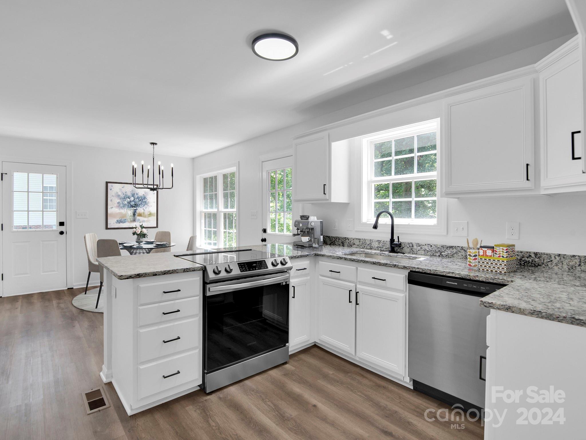 866 Ragin Lane Rock Hill, SC 29732 - Photo 4 of 31 Gallery Image 4
