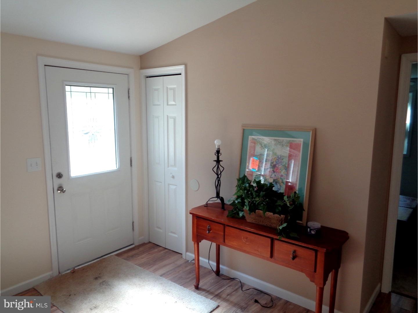 2674 Upper Ridge Road Pennsburg, PA 18073 - Photo 9 of 25 Foyer