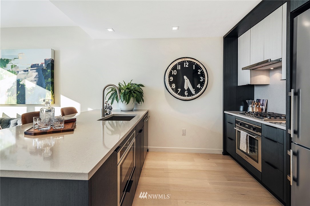 590 1st Avenue South, Unit 1007 Seattle, WA 98104 - Photo 7 of 39