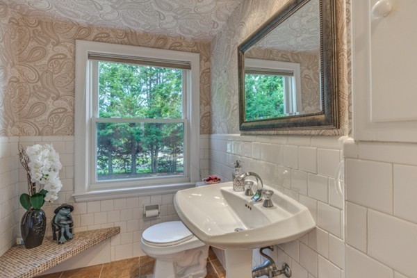 11 Vose Hill Road Milton, MA 02186 - Photo 12 of 29 Gallery Image 12