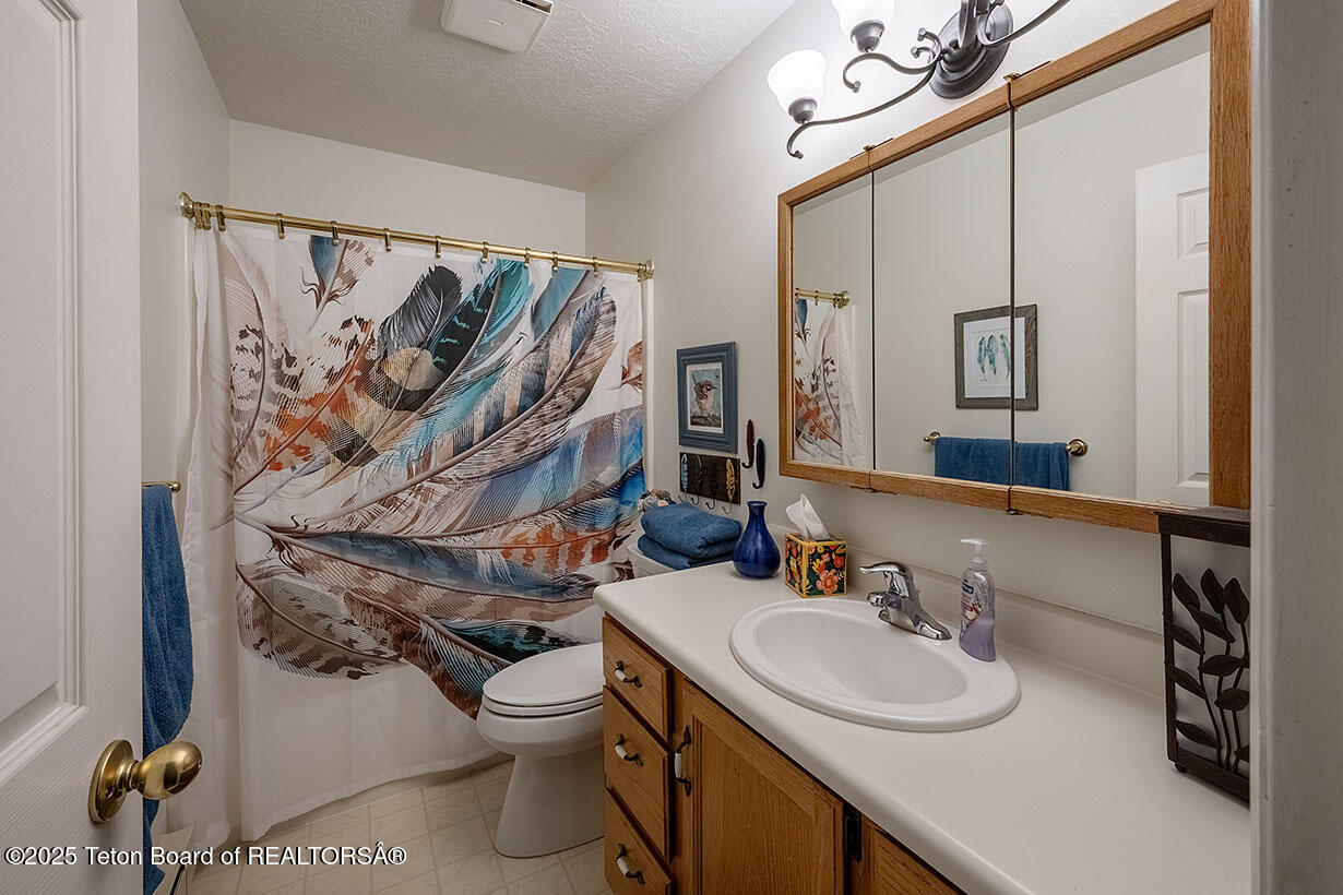 2810 Crow Creek Road Afton, WY 83110 - Photo 19 of 32 Sanchez int 7271