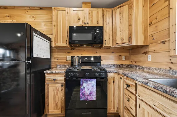 $449,000 | 32 Sandy Ridge Lane, Searsport, ME 04974