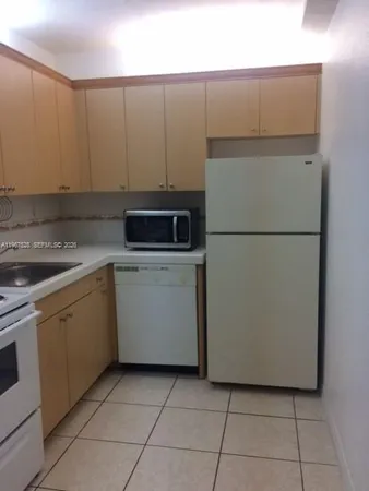 $2,050 | 437 Southwest 7th Street, Unit 308, Miami, FL 33130