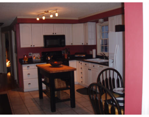 28 Herrman Street West Springfield, MA 01089 - Photo 5 of 15 Gallery Image 5