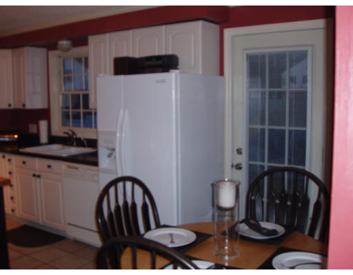 28 Herrman Street West Springfield, MA 01089 - Photo 6 of 15 Gallery Image 6