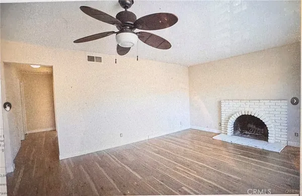 a view of empty room with washer and dryer