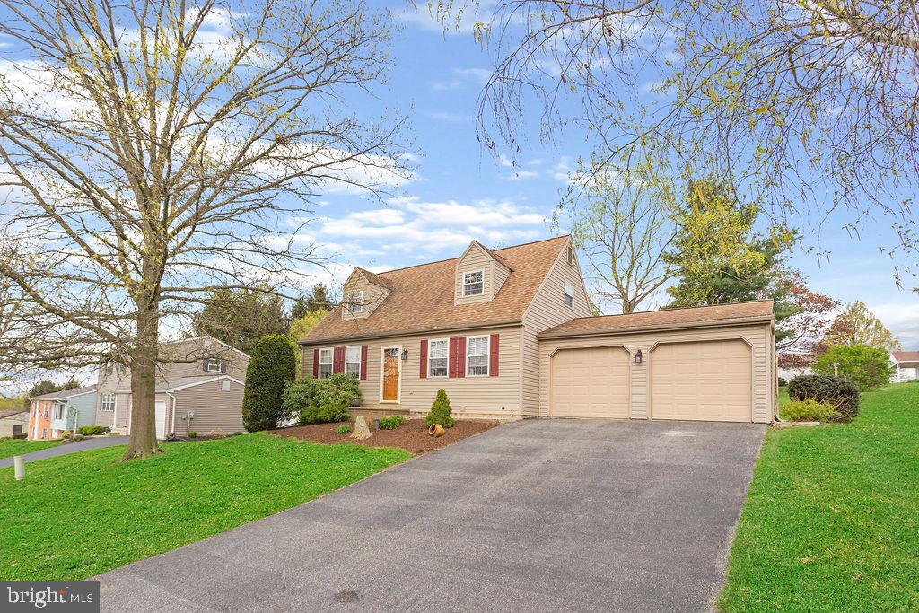 409 Bellevue Road Red Lion, PA 17356 - Photo 2 of 28 Gallery Image 2