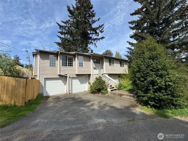 $785,000 | 2620 Northeast 136th Street, Seattle, WA 98125