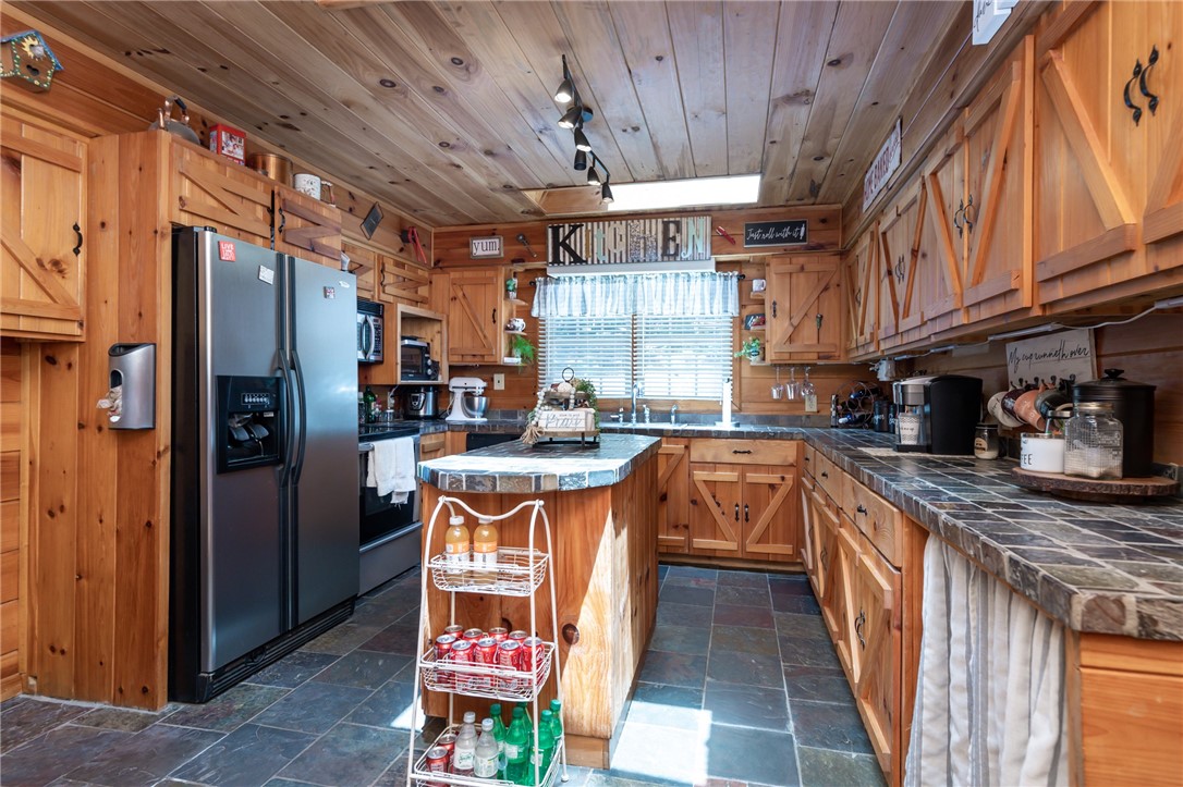 330 Holly Springs School Road Pickens, SC 29671 - Photo 14 of 36 Gallery Image 14
