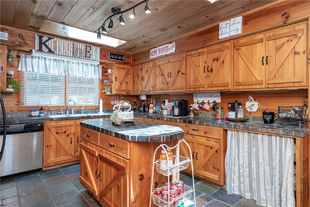 330 Holly Springs School Road Pickens, SC 29671 - Photo 15 of 36 Gallery Image 15
