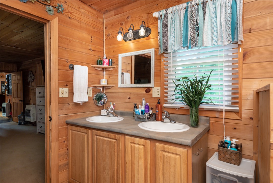 330 Holly Springs School Road Pickens, SC 29671 - Photo 21 of 36 Gallery Image 21