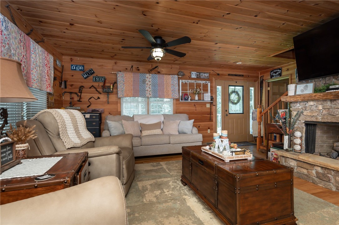 330 Holly Springs School Road Pickens, SC 29671 - Photo 8 of 36 Gallery Image 8