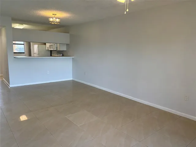 $2,100 | 9843 Nob Hill Lane, Unit 9843, Sunrise, FL 33351