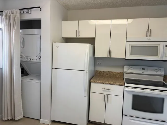 $2,100 | 9843 Nob Hill Lane, Unit 9843, Sunrise, FL 33351