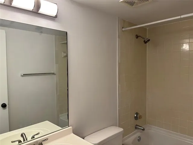 $2,100 | 9843 Nob Hill Lane, Unit 9843, Sunrise, FL 33351