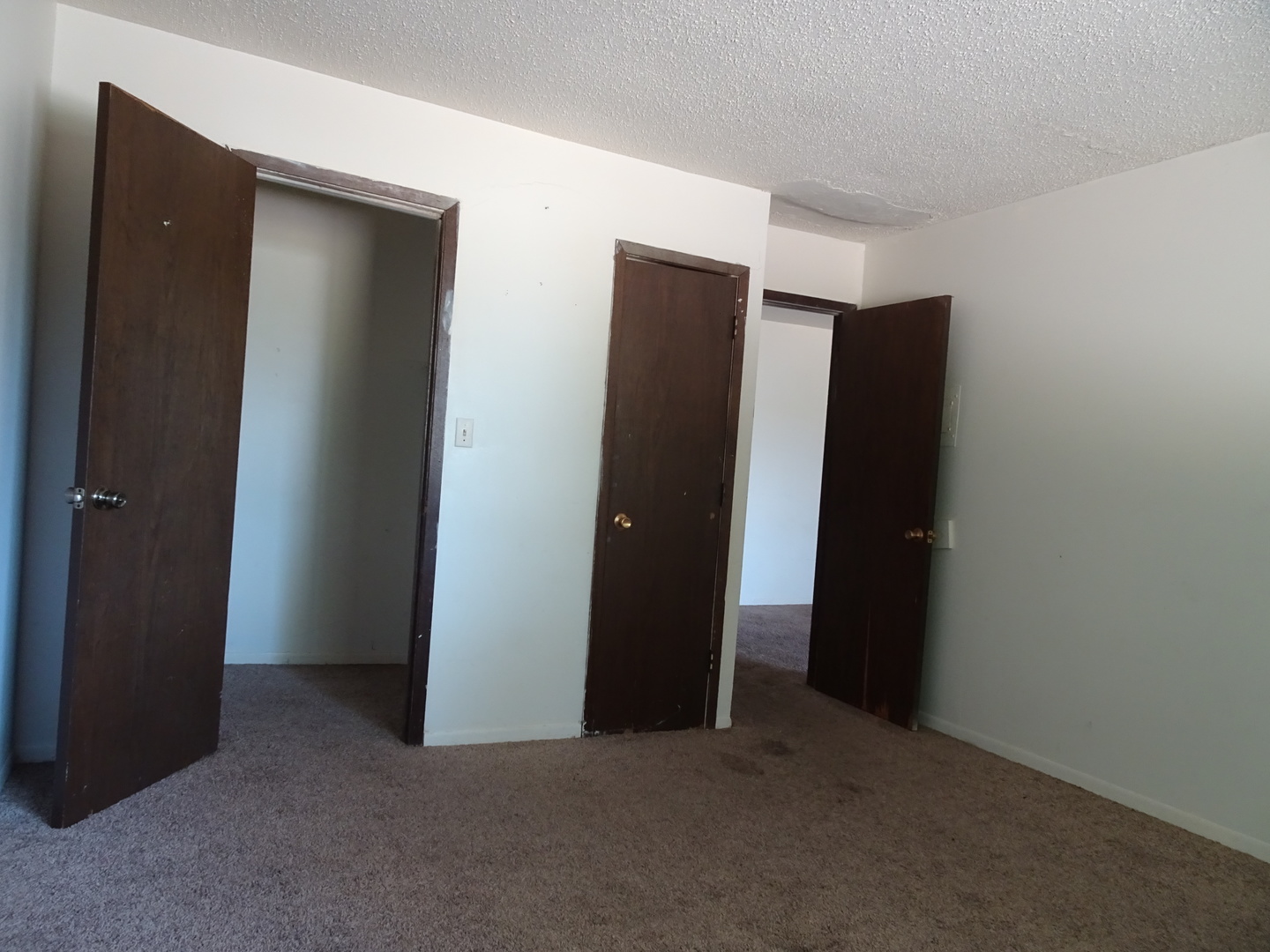 2134 East Locust Street Davenport, IA 52803 - Photo 6 of 12 a view of closet area