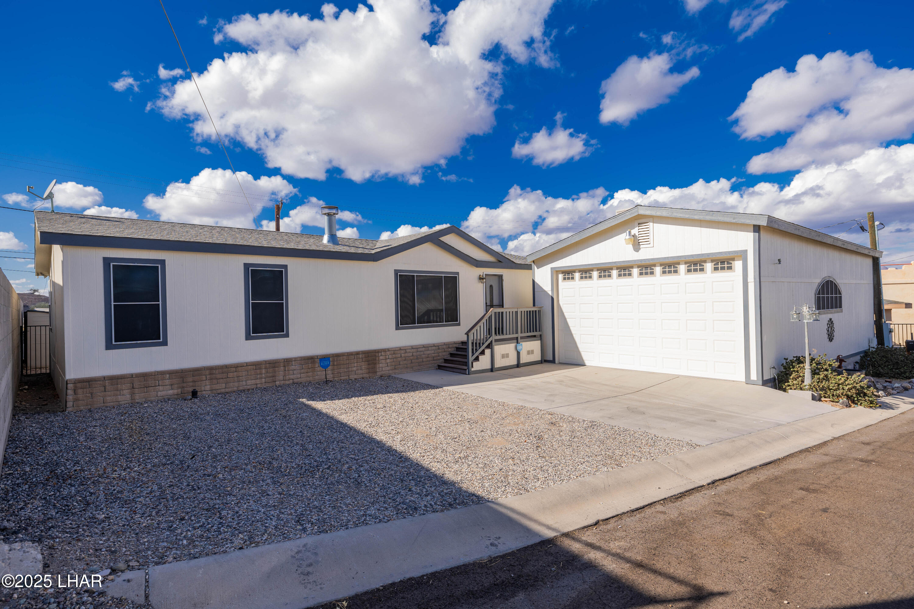 10110 Harbor View Road Parker, AZ 85344 - Photo 1 of 56 F48A2986
