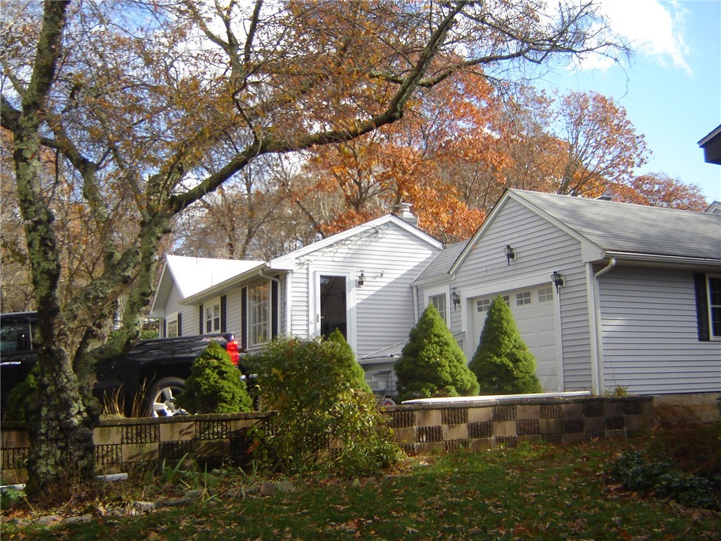 86 Winterberry Road Narragansett, RI 02874 - Photo 3 of 16 Gallery Image 3